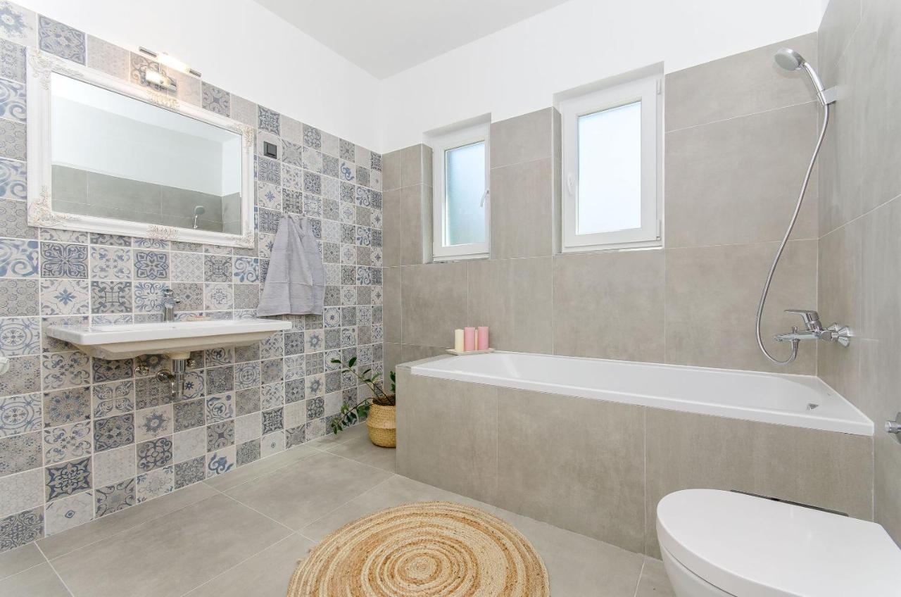 Villa Dupla Kanica Sevid Exteriör bild